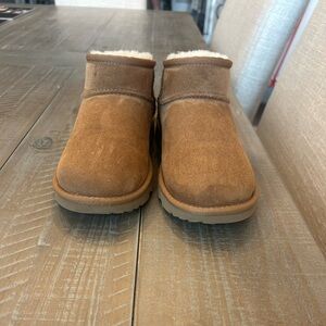 EUC Ugg ultra mini boots, kids size 5, chestnut